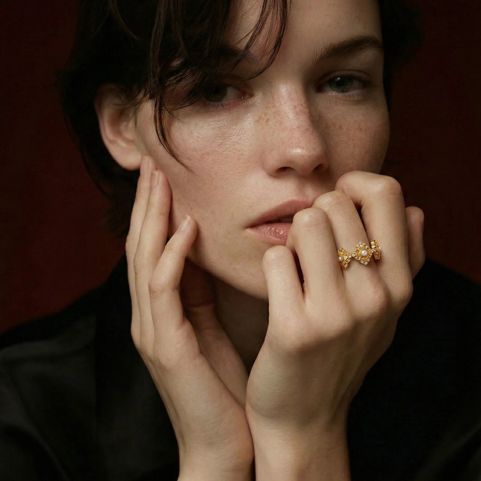 Golden Petal Lattice Ring
