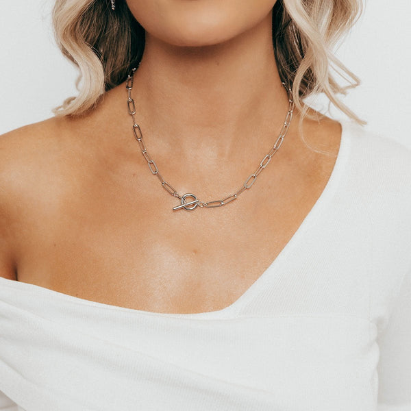 Alessia Paperclip Toggle Necklace (Silver) – grace blooms